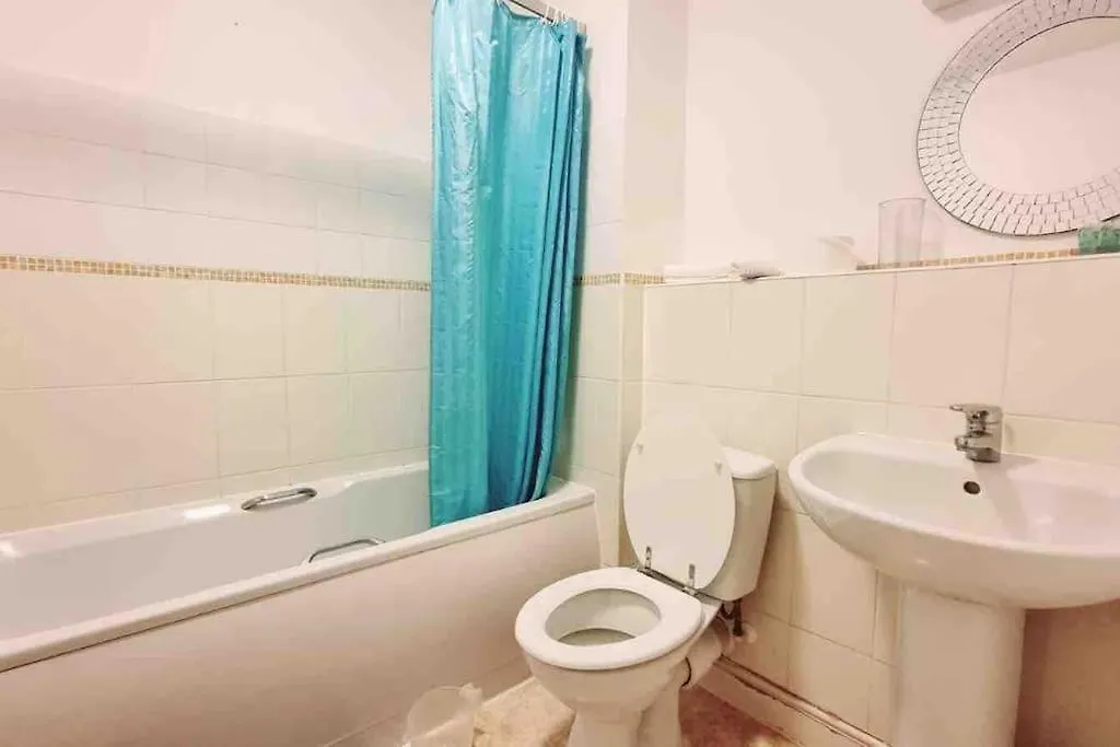 Entire Home In East London E3 Near Bromley By Bow Station