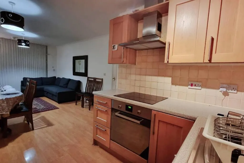 Apartment Entire Home In East London E3 Near Bromley By Bow Station