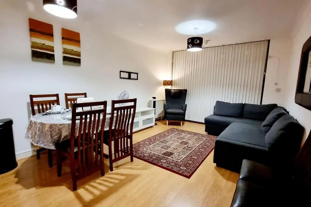 Apartment Entire Home In East London E3 Near Bromley By Bow Station