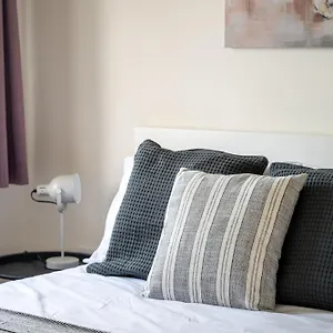Wykebeck Mount By Our Short Stunning New Build With Plenty Of Free Parking And Fast Wifi Leeds (West Yorkshire)